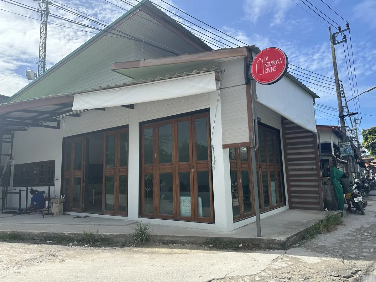 The La Bombona Diving dive school on Koh Lipe