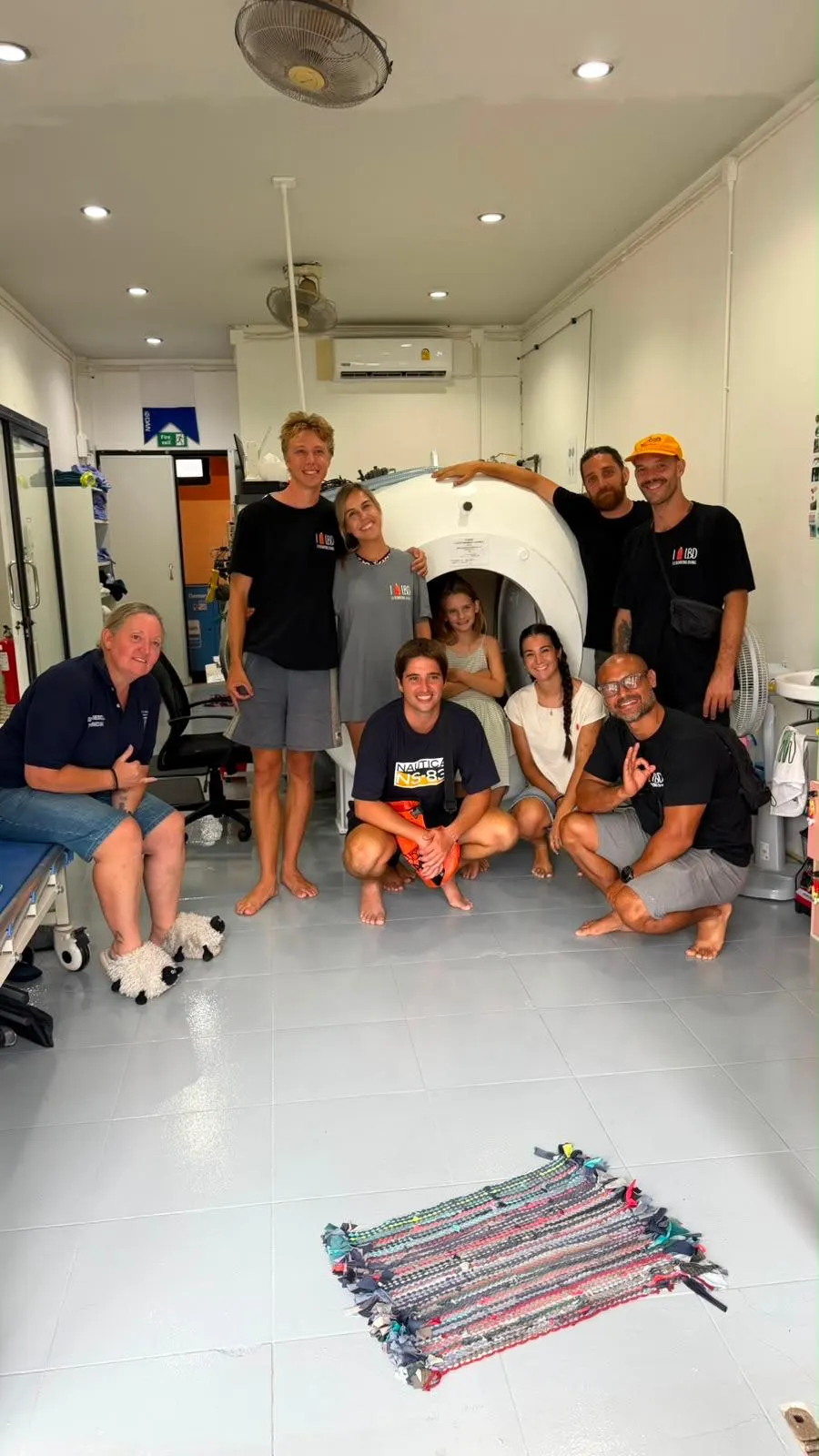 Rescue students with the lines and knots used in search exercises