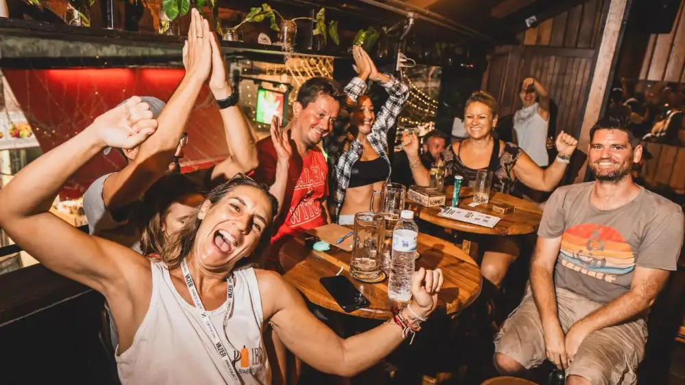 Quiz night at Choppers Sports Bar in Sairee, Koh Tao, with teams gathered around tables
