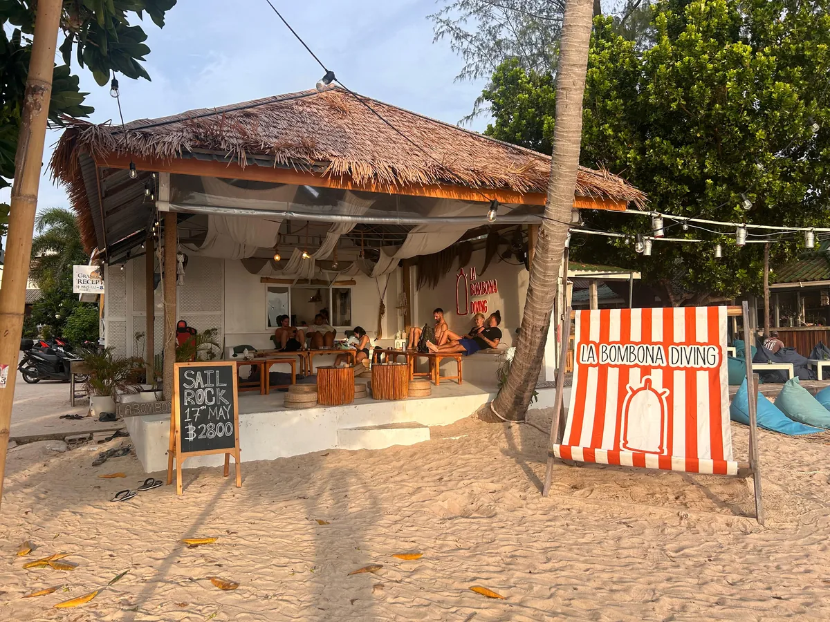 The La Bombona Diving beachfront dive centre on Koh Tao
